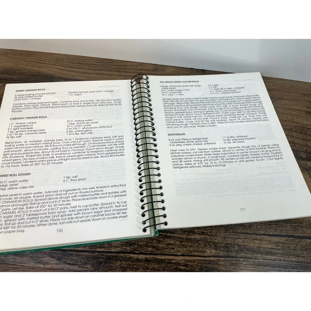 Baker's Dozen Cook Book Cookbook Waverly Iowa 13 Member Group Green Cover Spiral